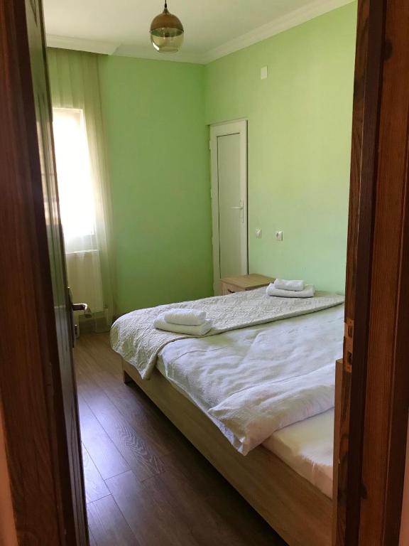 Riverside Kazbegi room 4